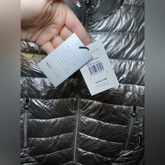 Noize NWT Melanie Metallic Silver Puffer Jacket in size M - Picture 2 of 8